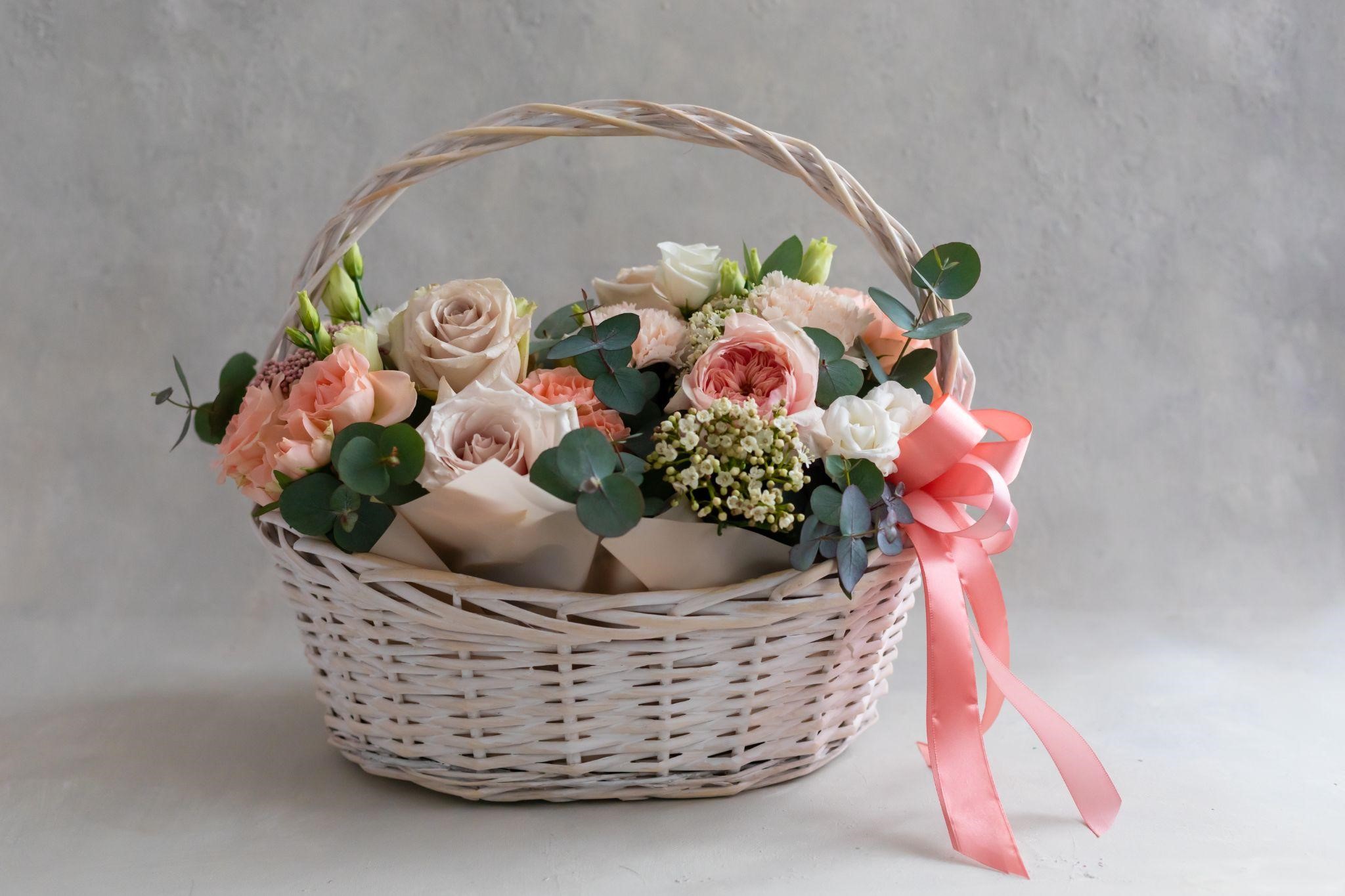 Welcoming a Baby Boy or Girl: Choosing the Right Flower Hamper